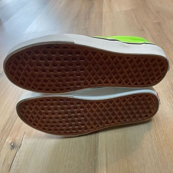 Vans Classic Slip On Canvas Shoes Neon Green Gecko Unisex Women’s 6.5/Men’s 5 - Picture 6 of 7